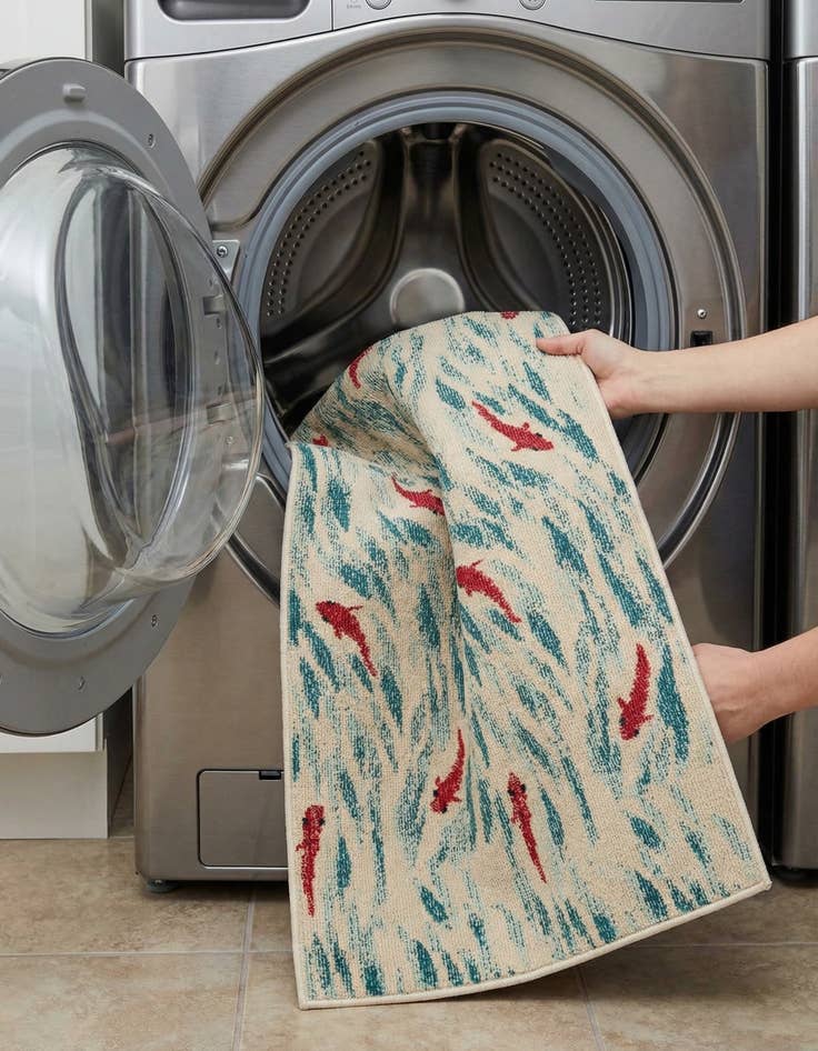 Detail image of 3' 3 x 5' 3  Washable Capri Rug