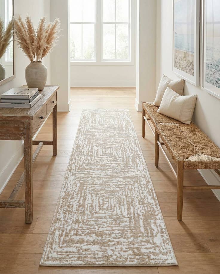 Detail image of 2' 6 x 10' Hermitage Runner Rug
