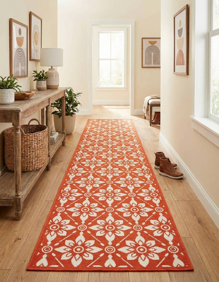 Detail image of 2' 7 x 10' Easy-Clean Trellis Indoor / Outdoor Runner Rug