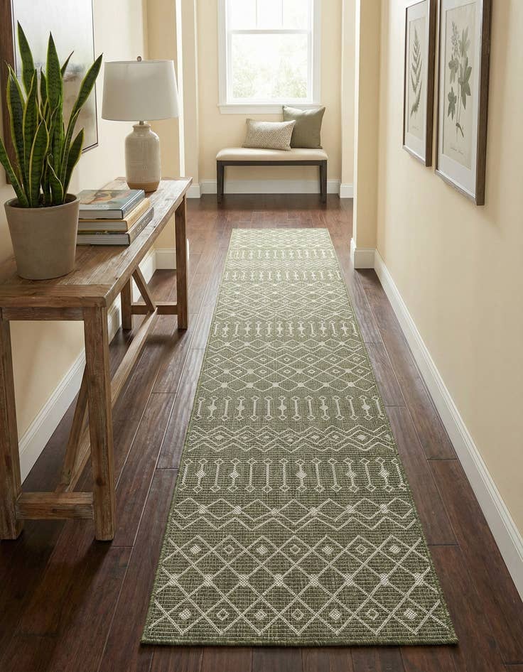 Detail image of 2' 7 x 13'  Washable Trellis Indoor / Outdoor Runner Rug