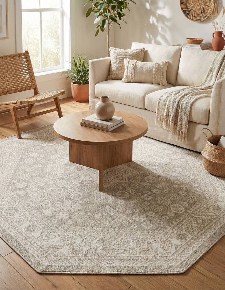 Detail image of 7' 10 x 7' 10  Washable Aztec Indoor / Outdoor Octagon Rug