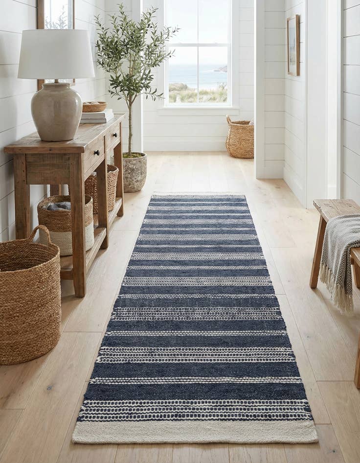 Detail image of  2' 7 x 10'  Hand Woven Lariat Runner Rug