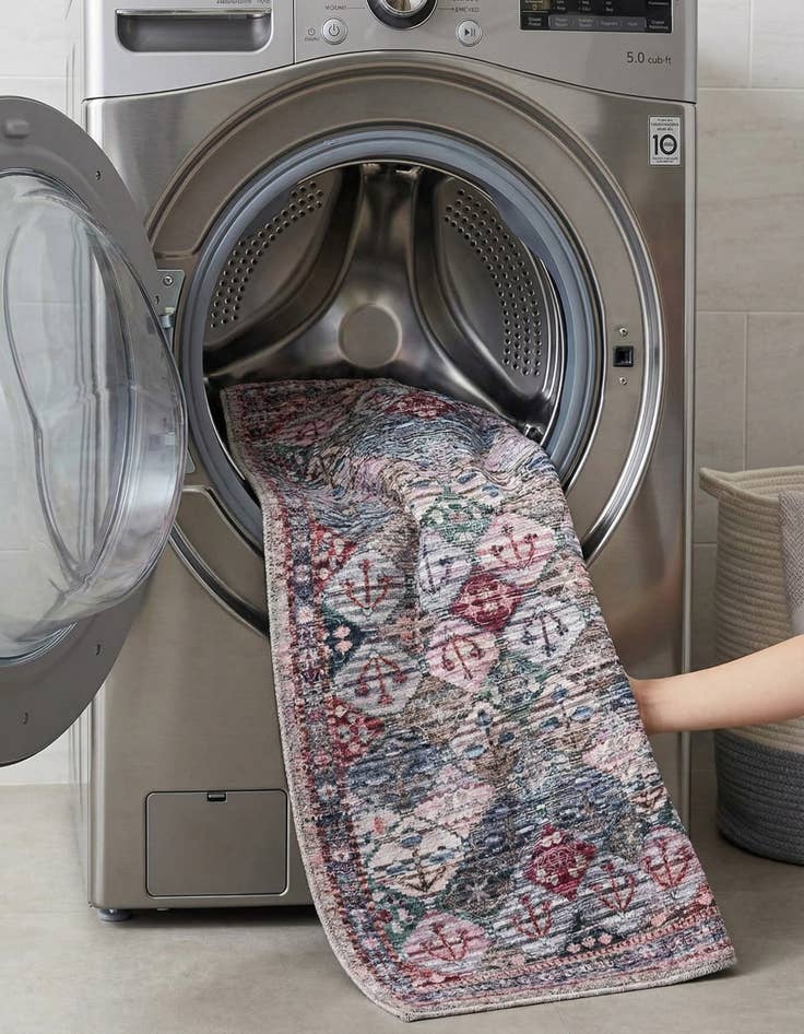 Detail image of  2' x 3'  Washable Mangata Rug