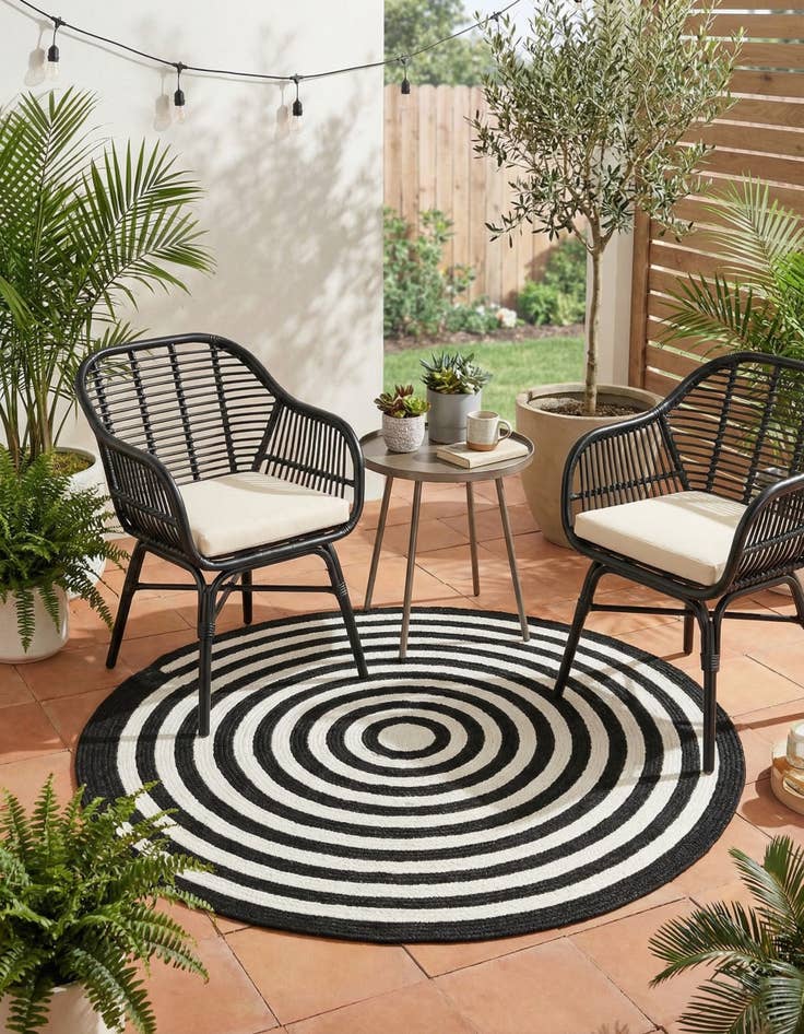 Detail image of  3' 3 x 3' 3  Hand Woven Eco Verse   Washable Indoor / Outdoor Round Rug