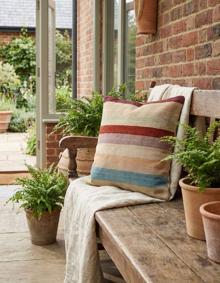 Detail image of 2' 5 x 2' 5  Hand Woven Pillow Wool Square Rug