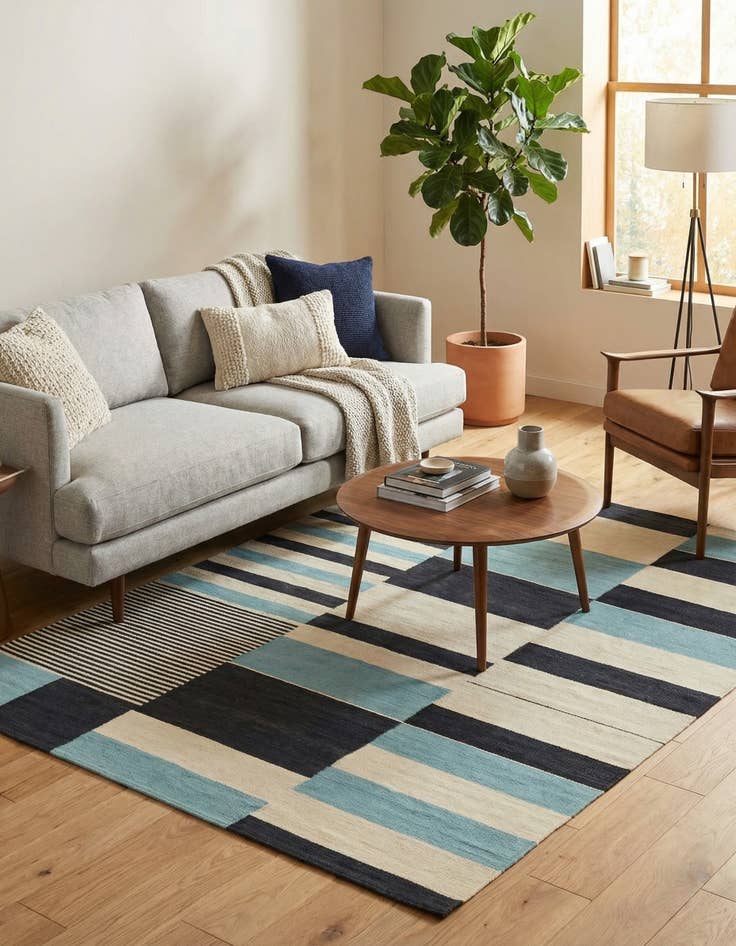 Detail image of 4' 3 x 5' 10  Hand Woven Kilim Modern Wool Rug