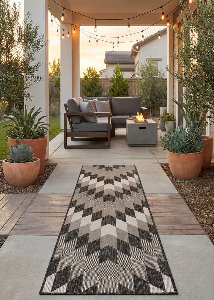 2' x 8' Easy-Clean Modern Indoor / Outdoor Runner Rug