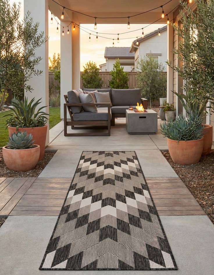Detail image of 2' x 8'  Washable Modern Indoor / Outdoor Runner Rug