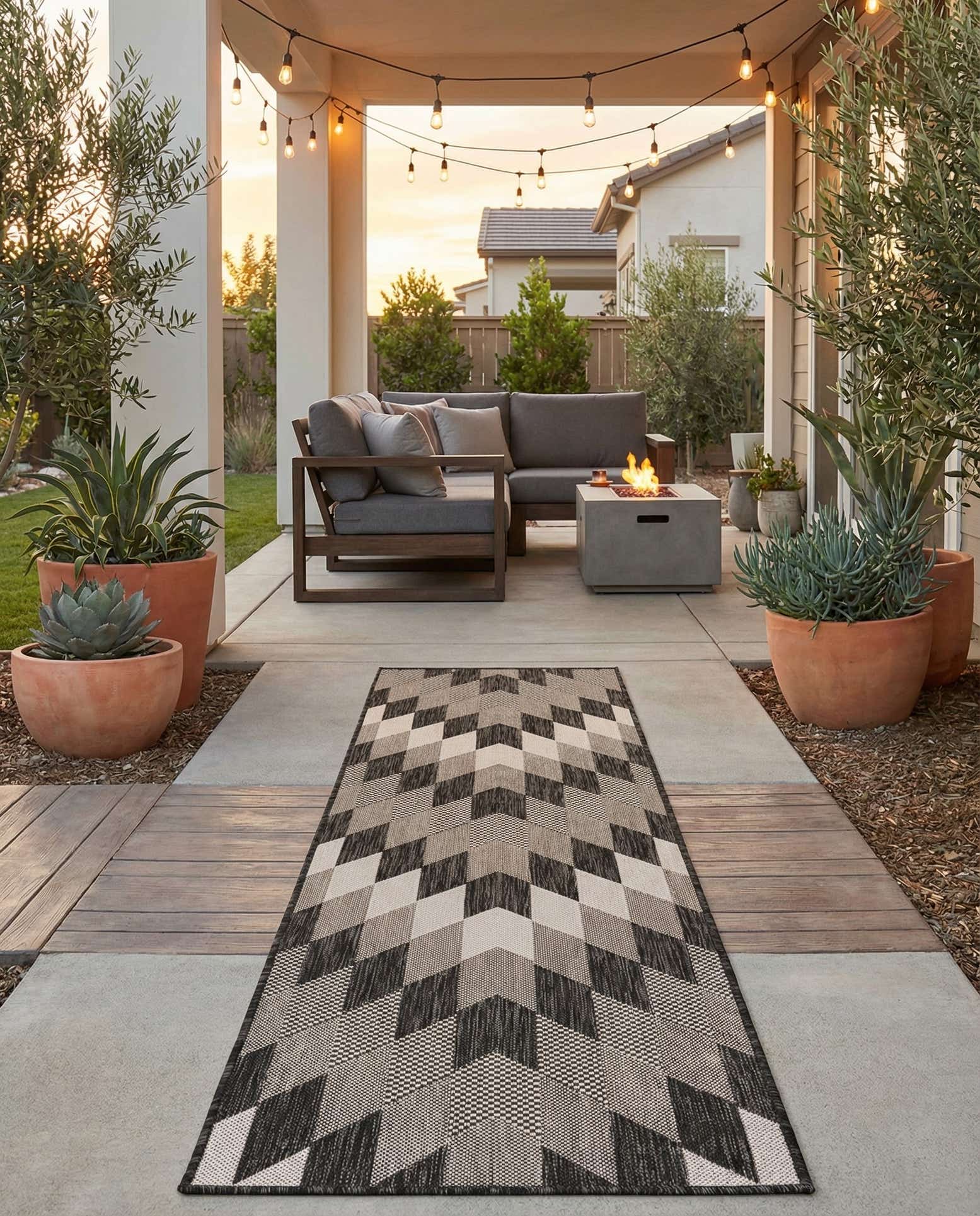 2' x 8' Easy-Clean Modern Indoor / Outdoor Runner Rug