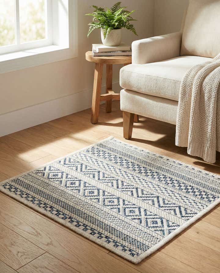 1' 4 x 1' 4 Easy-Clean Ribbon Indoor / Outdoor Sample Rug