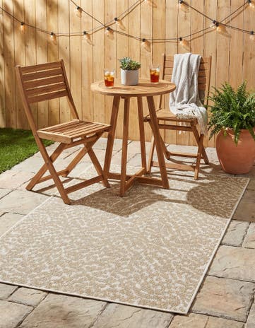 4' 1 x 6' 1 Easy-Clean Safari Indoor / Outdoor Rug