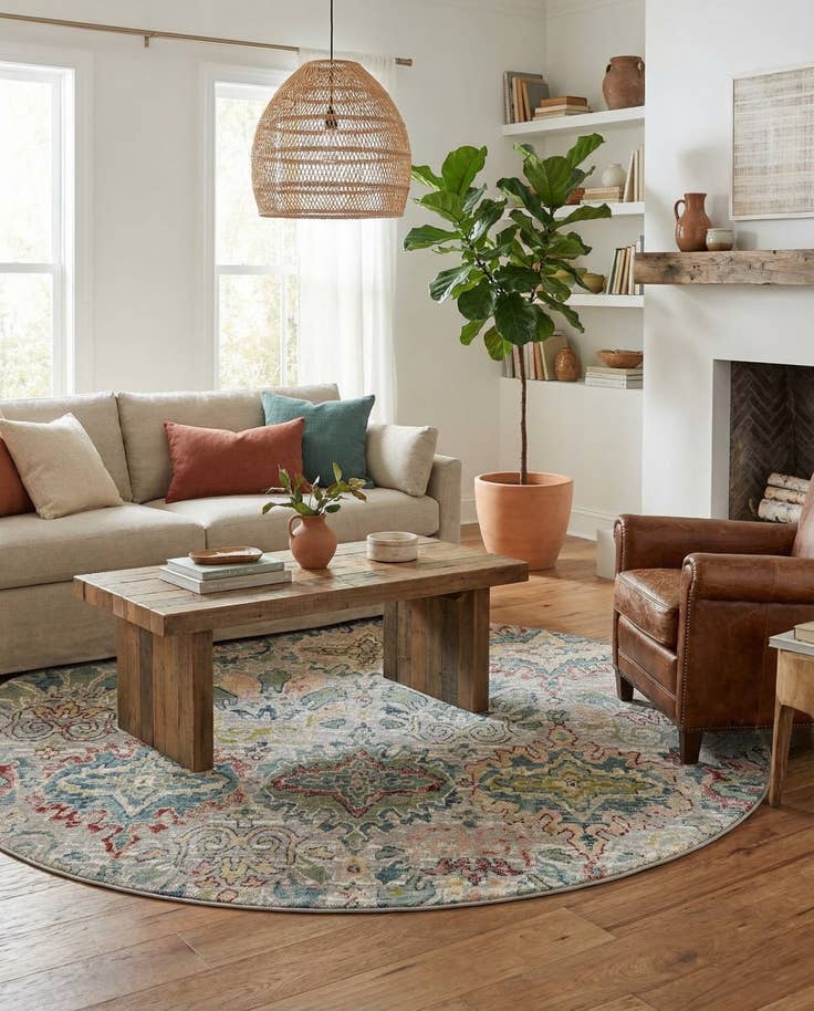 Detail image of 8' x 8' Charleston Round Rug