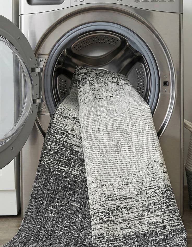 Detail image of 6' x 9'  Washable Modern Indoor / Outdoor Rug