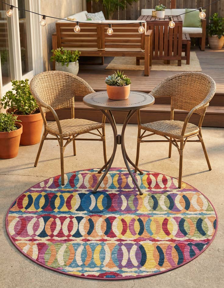 Detail image of 3' 3 x 3' 3  Washable Modern Indoor / Outdoor Round Rug