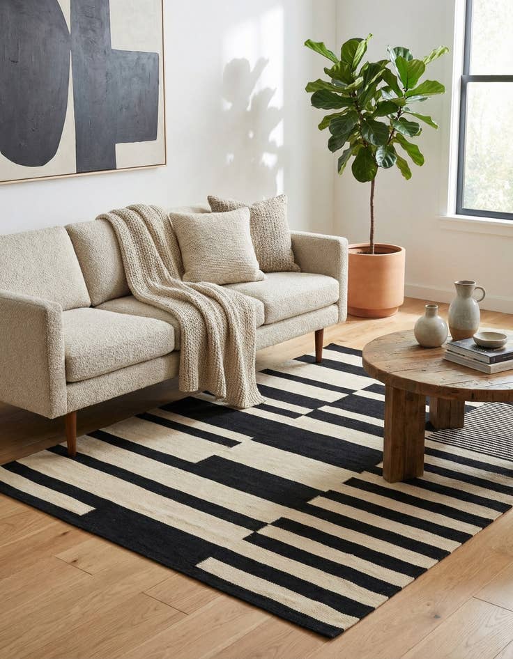 Detail image of  4' 7 x 6' 5  Hand Woven Kilim Modern Wool Rug