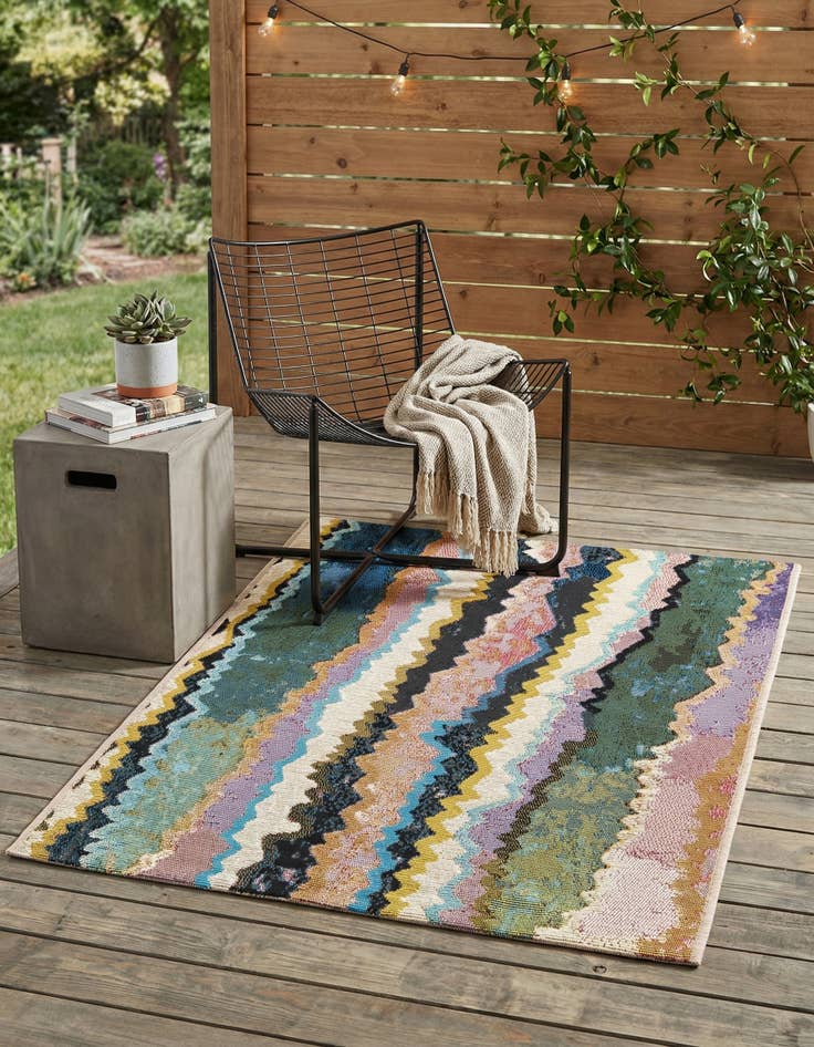 Detail image of 2' x 3'  Washable Modern Indoor / Outdoor Rug