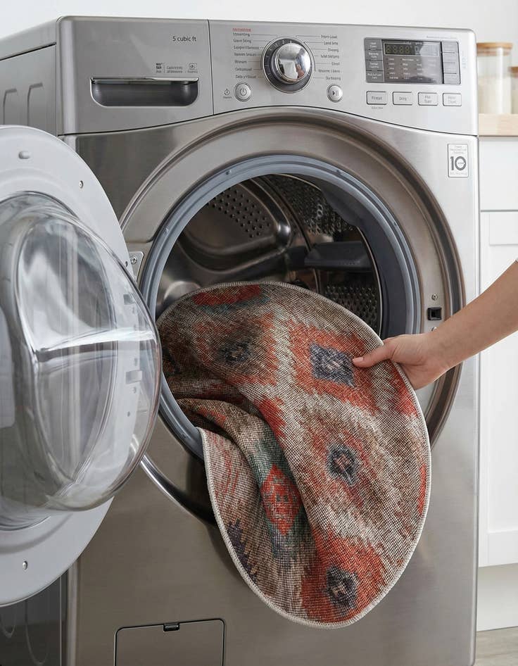 Detail image of 3' 3 x 3' 3  Washable Sisu Round Rug