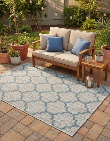 Gray Easy-Clean Lattice Indoor / Outdoor Rug