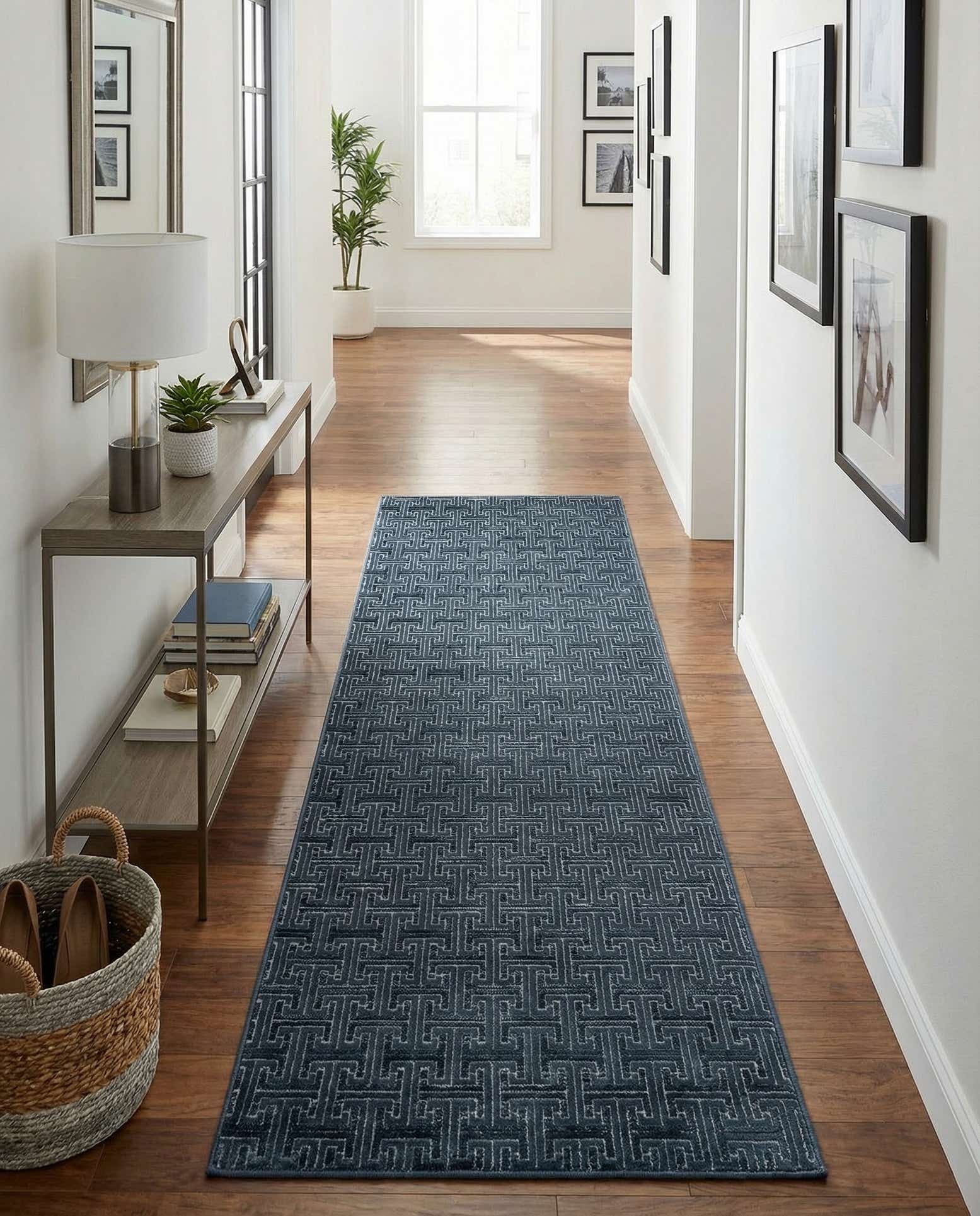 2' 7 x 8' Uptown Park Avenue Runner Rug