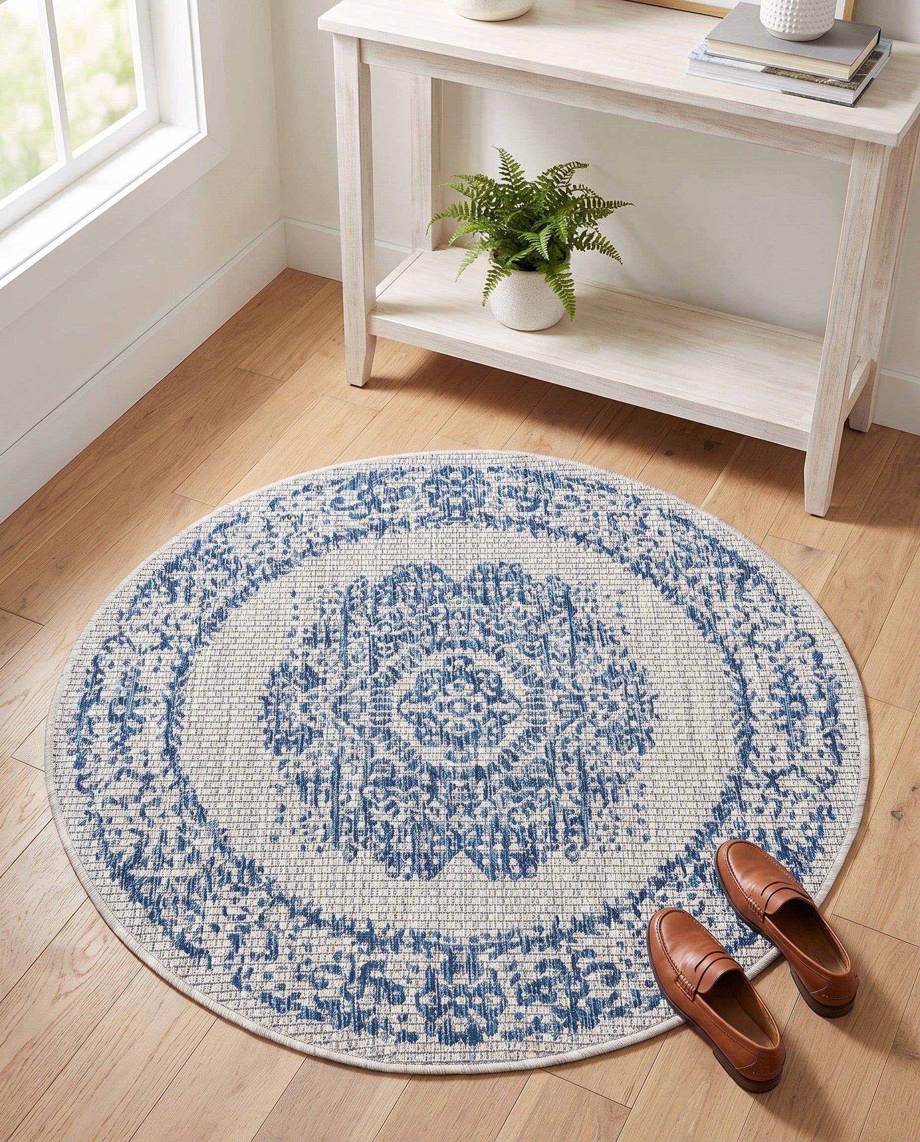 3' x 3' Easy-Clean Traditional Indoor / Outdoor Round Rug
