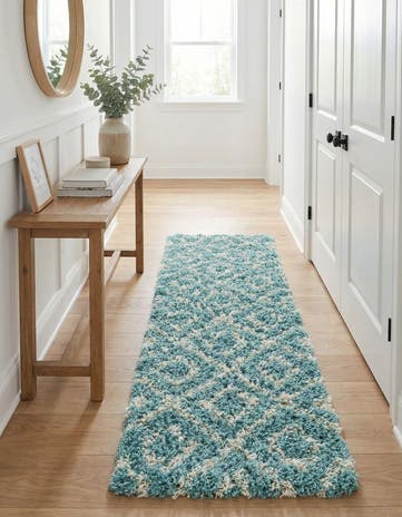 2' x 8' Lattice Shag Runner Rug