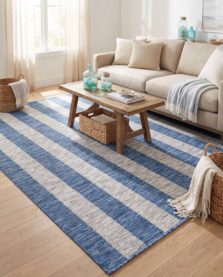Detail image of 5' 3 x 8' Easy-Clean Ribbon Indoor / Outdoor Rug