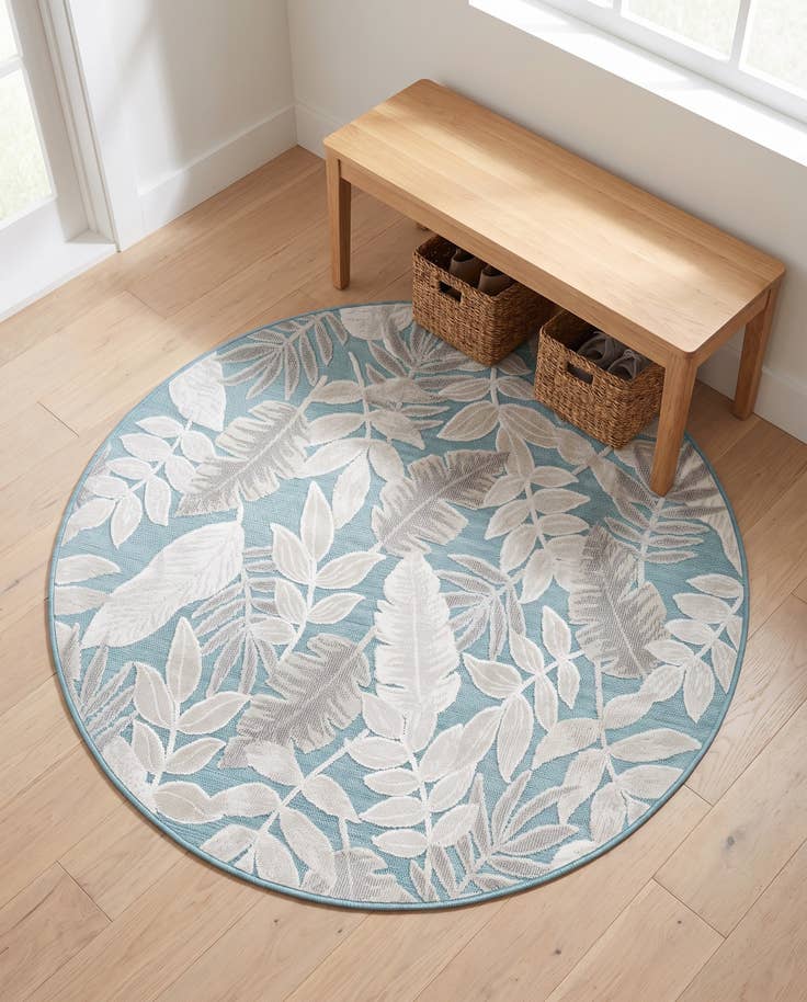 Detail image of 4' 5 x 4' 5 Easy-Clean Botanical Indoor / Outdoor Round Rug