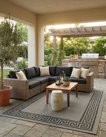 8' x 11' 4 Easy-Clean Border Indoor / Outdoor Rug