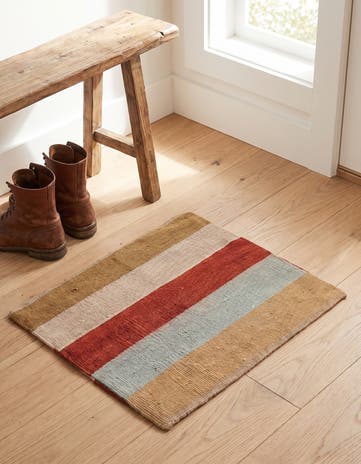 1' 5 x 1' 6 Hand Woven Pillow Wool Square Rug
