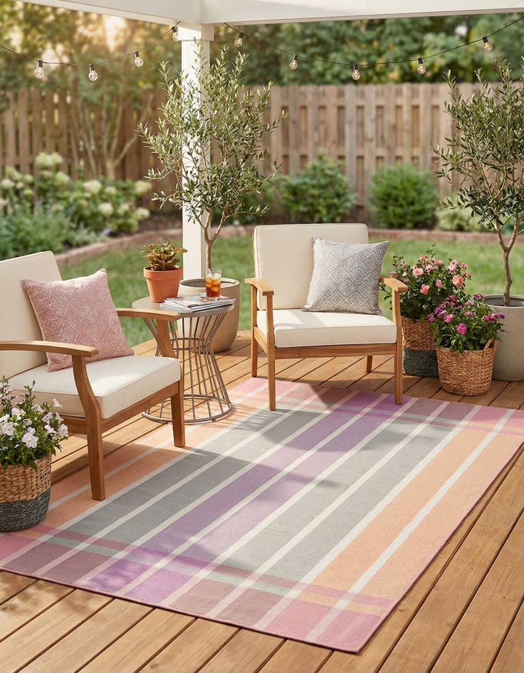 Detail image of 4' x 6'  Washable Striped Indoor / Outdoor Rug