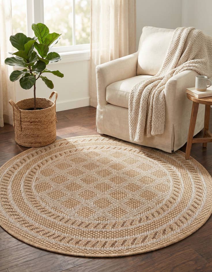 Detail image of  3' 3 x 3' 3  Washable Lattice Indoor / Outdoor Round Rug