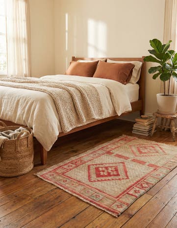 2' 9 x 4' 5 Hand Knotted Ultra Vintage Persian Wool Rug
