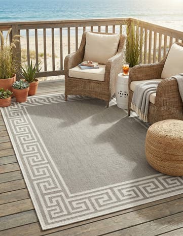 Gray Easy-Clean Coastal Indoor / Outdoor Rug