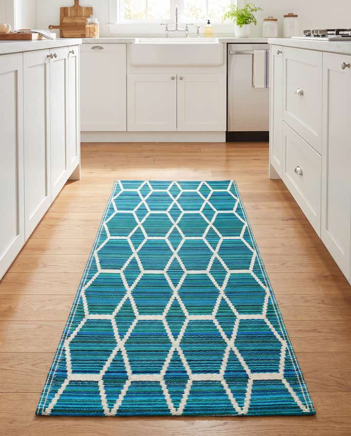 2' x 6' Easy-Clean Vista Breeze Indoor / Outdoor Runner Rug
