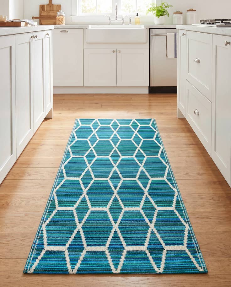 Detail image of 2' x 6' Easy-Clean Vista Breeze Indoor / Outdoor Runner Rug