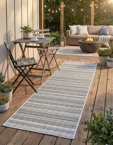 2' x 8' Easy-Clean Ribbon Indoor / Outdoor Runner Rug
