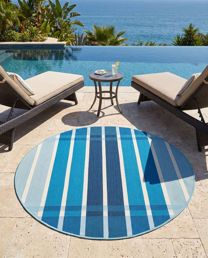 4' x 4' Easy-Clean Ribbon Indoor / Outdoor Round Rug
