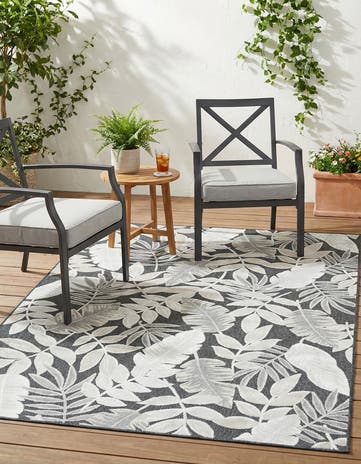 5' 2 x 8' Easy-Clean Botanical Indoor / Outdoor Rug