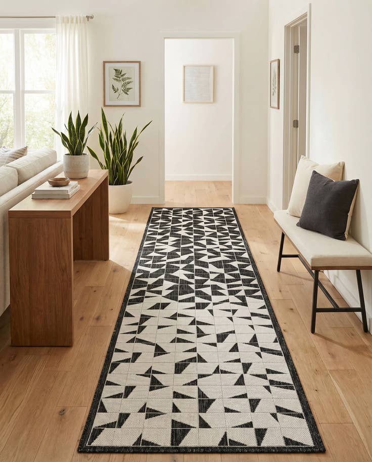 Detail image of 2' 7 x 12' Easy-Clean Modern Indoor / Outdoor Runner Rug
