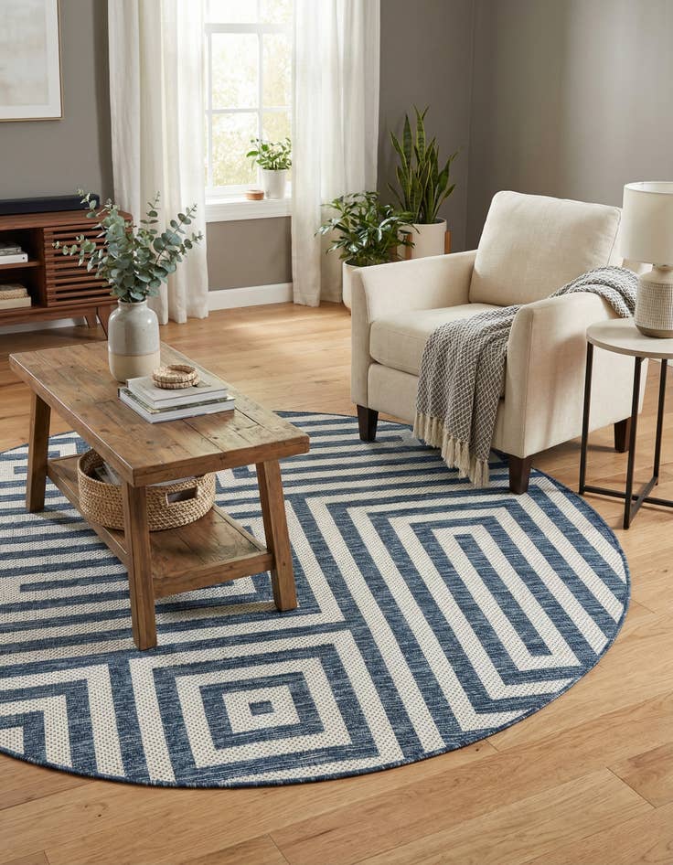 Detail image of 6' x 6'  Washable Modern Indoor / Outdoor Round Rug