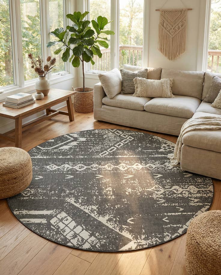 Detail image of 10' 8 x 10' 8 Easy-Clean Bohemian Indoor / Outdoor Round Rug