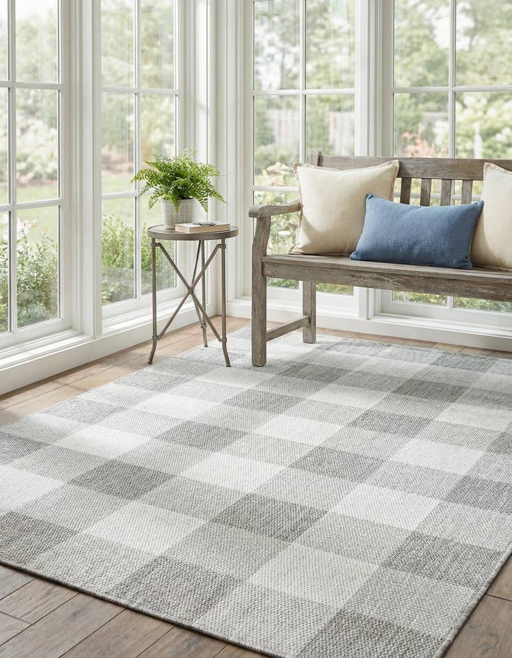 Detail image of 4' x 6'  Washable Checkered Indoor / Outdoor Rug
