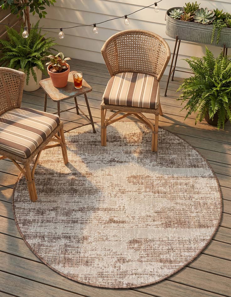 Detail image of 4' x 4' Easy-Clean Modern Indoor / Outdoor Round Rug