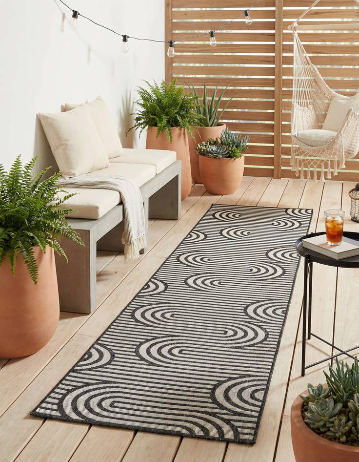 Detail image of 2' 7 x 12' Easy-Clean Modern Indoor / Outdoor Runner Rug