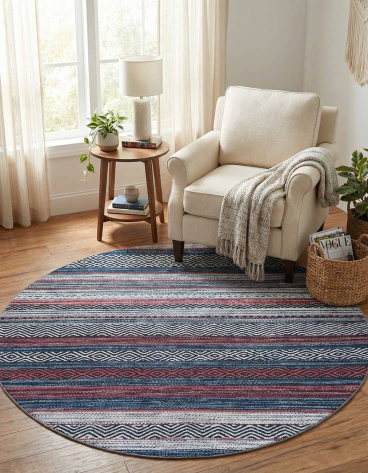 Detail image of 6' x 6'  Washable Yara Round Rug