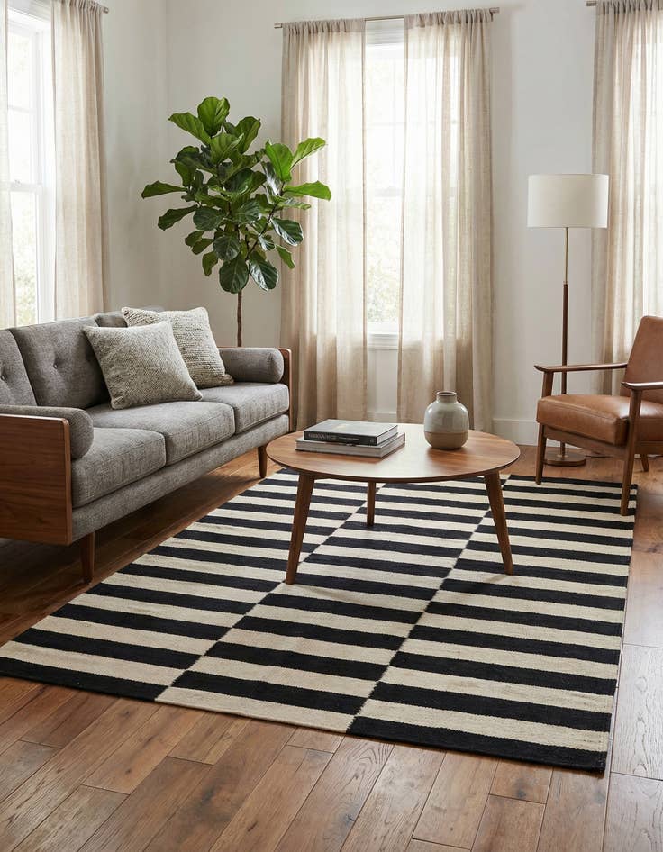 Detail image of 3' 4 x 4' 11  Hand Woven Kilim Modern Wool Rug