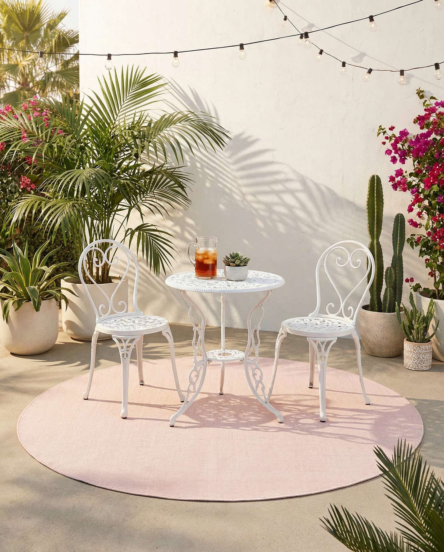 7' 10 x 7' 10 Easy-Clean Jill Zarin Palm Springs Indoor / Outdoor Round Rug