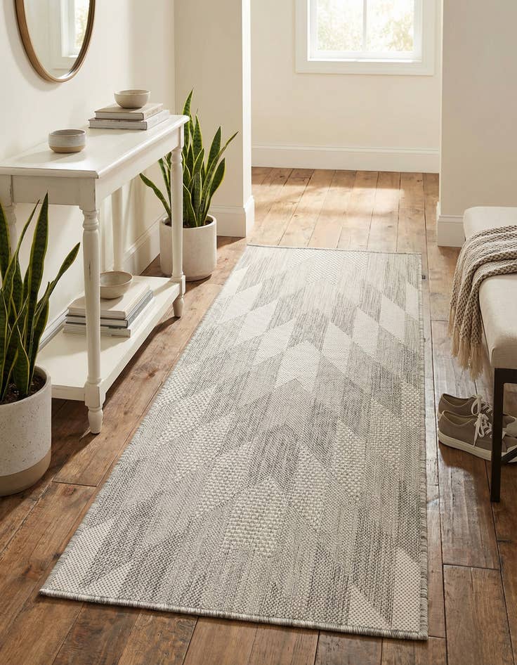 Detail image of  2' x 4'  Washable Modern Indoor / Outdoor Runner Rug