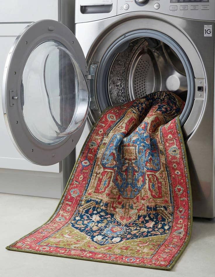 Detail image of 2' 7 x 7'  Washable Traditional Indoor / Outdoor Runner Rug