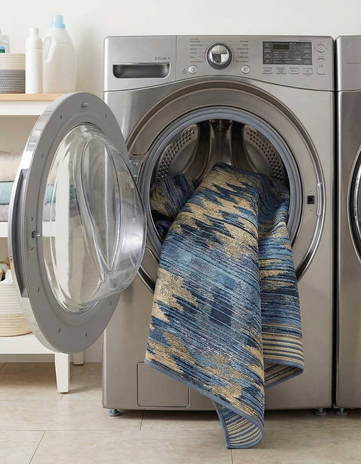 Detail image of 2' 2 x 3'  Washable Modern Indoor / Outdoor Rug